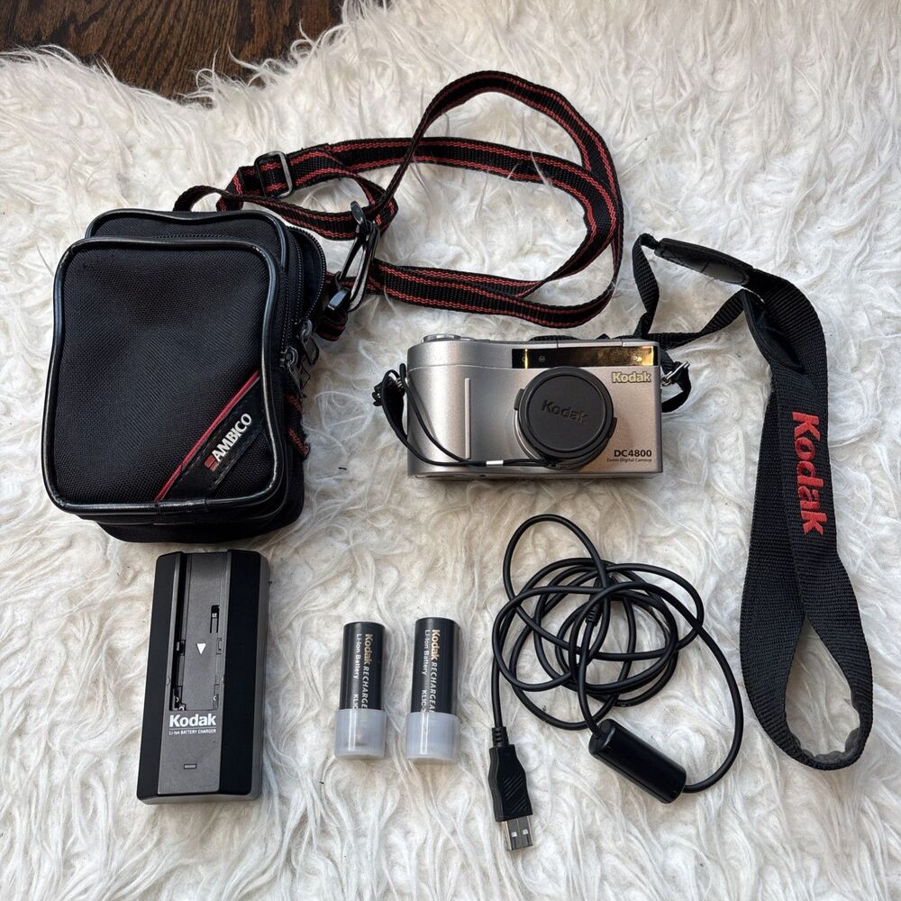 Kodak DC4800 Zoom Digital Camera 3.1MP Complete Kit Charger Batteries Case Works